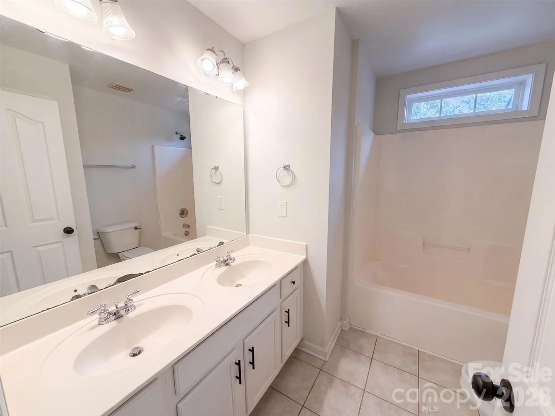 Photo of 821 Pinkney Place