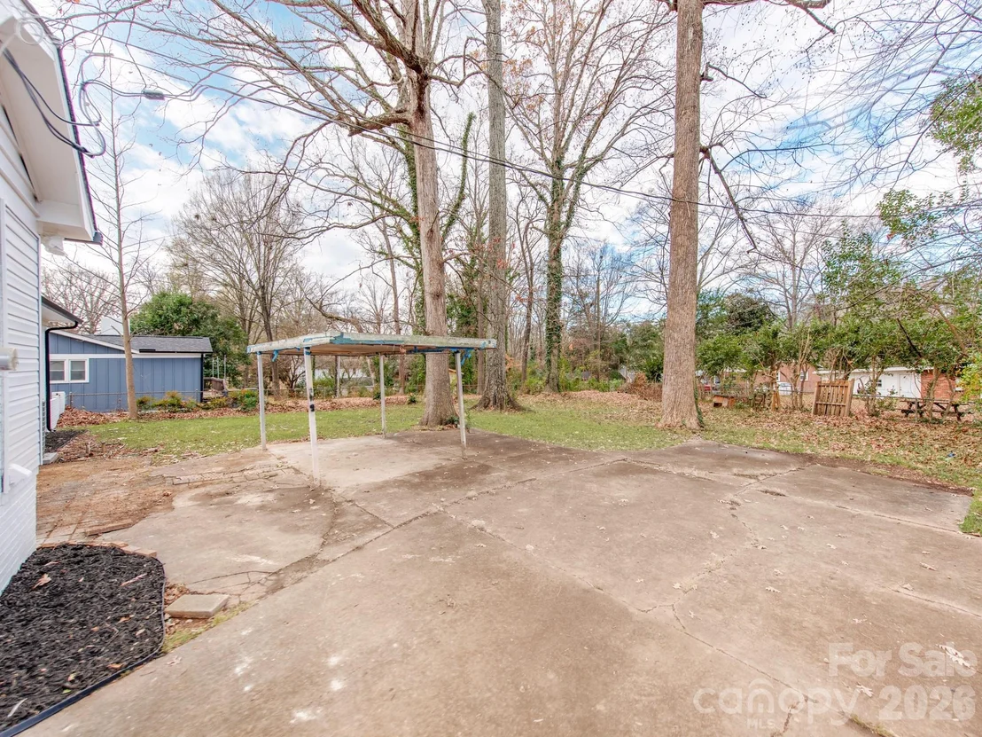 Photo of 2025 Birchcrest Drive
