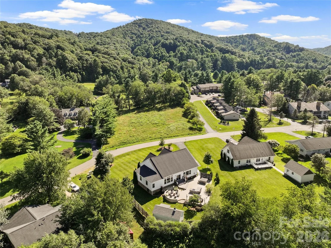Photo of 394 Kellwood Drive