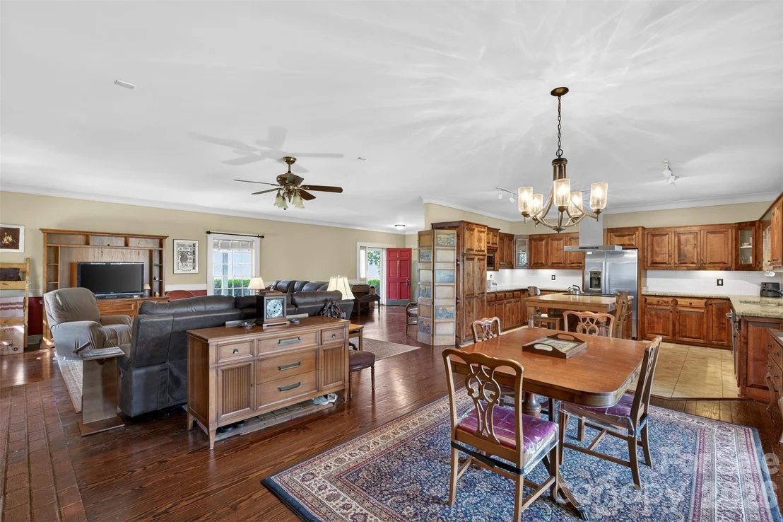 Photo of 341 Ridings Road