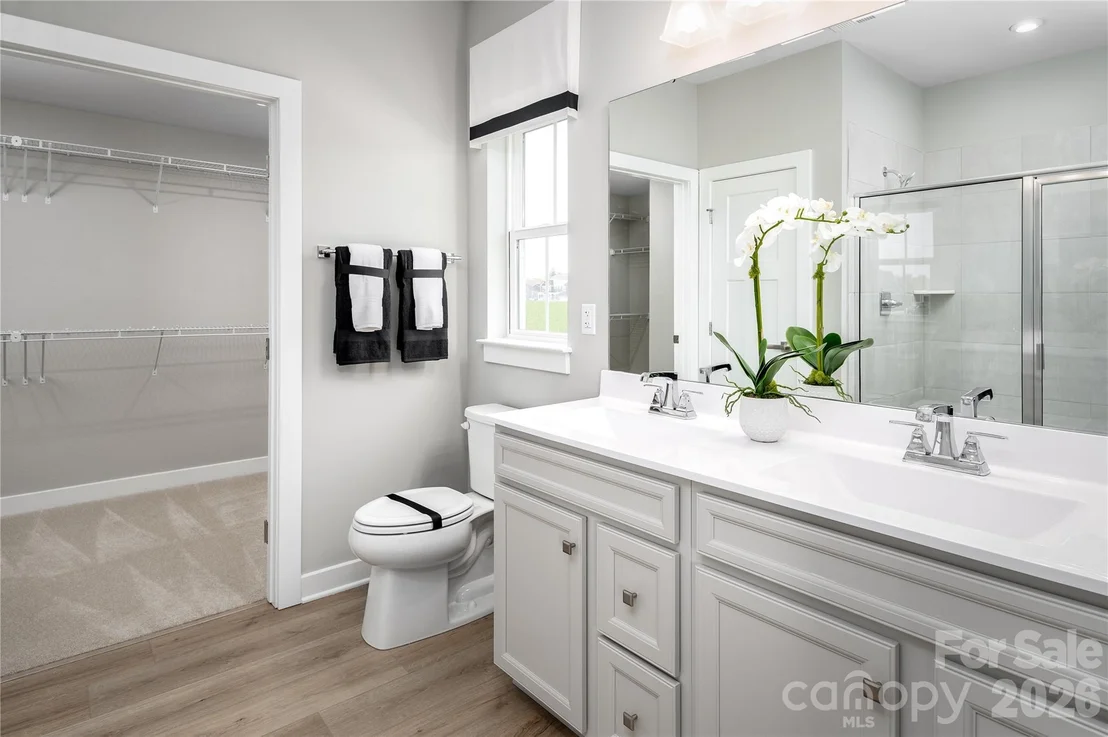 Photo of 925 Heathway Drive