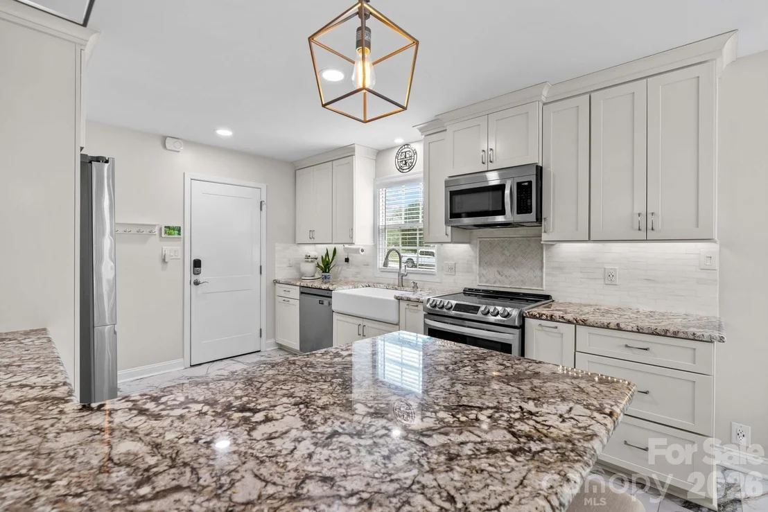 Photo of 596 Maple Ridge Circle