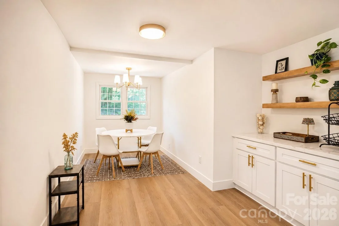 Photo of 811 Markham Road