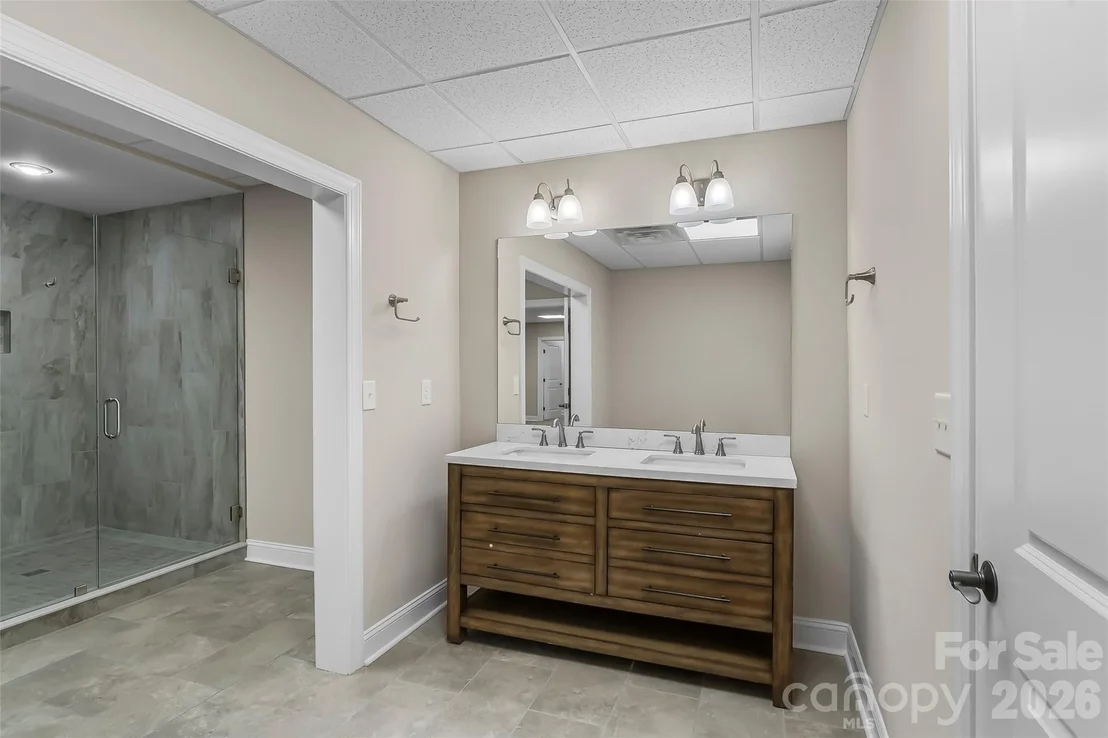 Photo of 1090 Pearidge Road