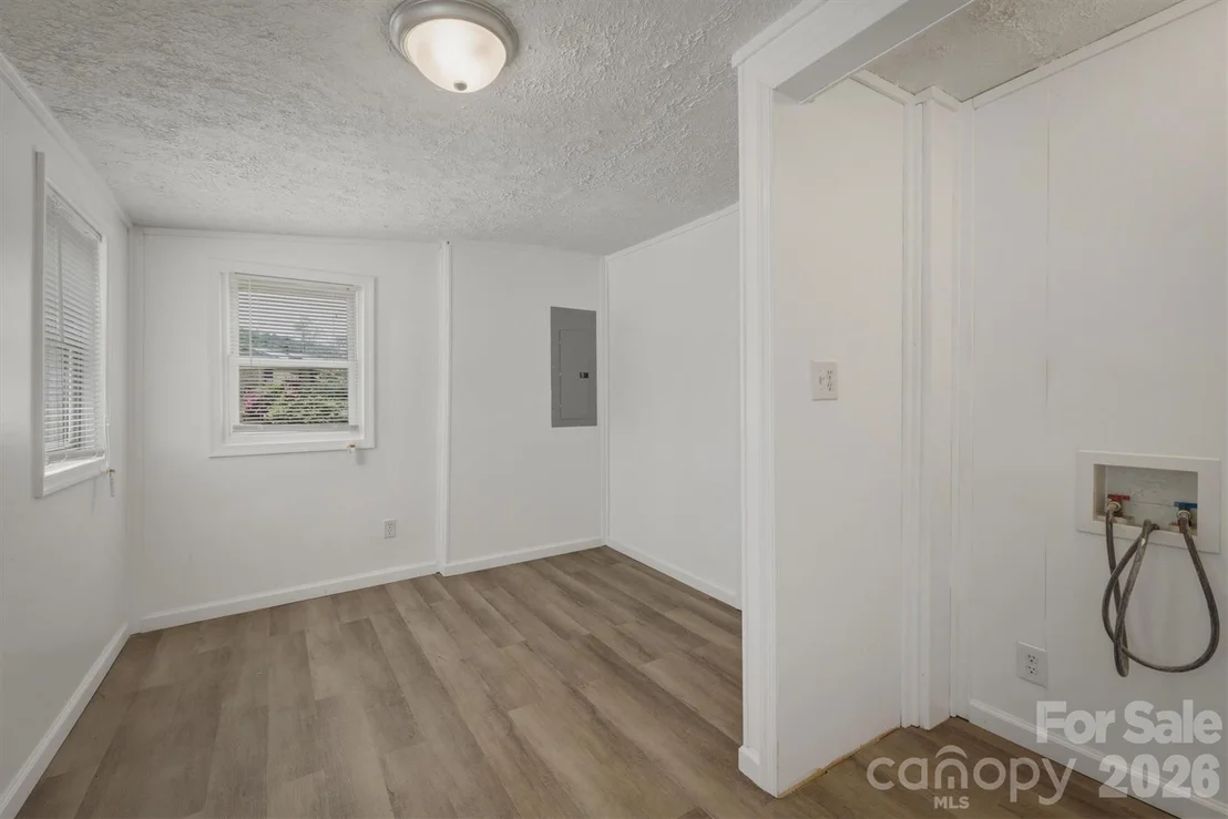 Photo of 2566 Andrews Circle