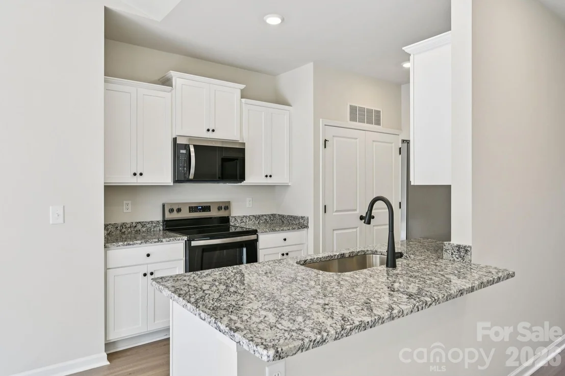Photo of 712 Willow Estates Drive