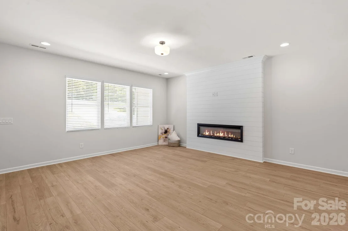 Photo of 307 Sowers Ferry Road