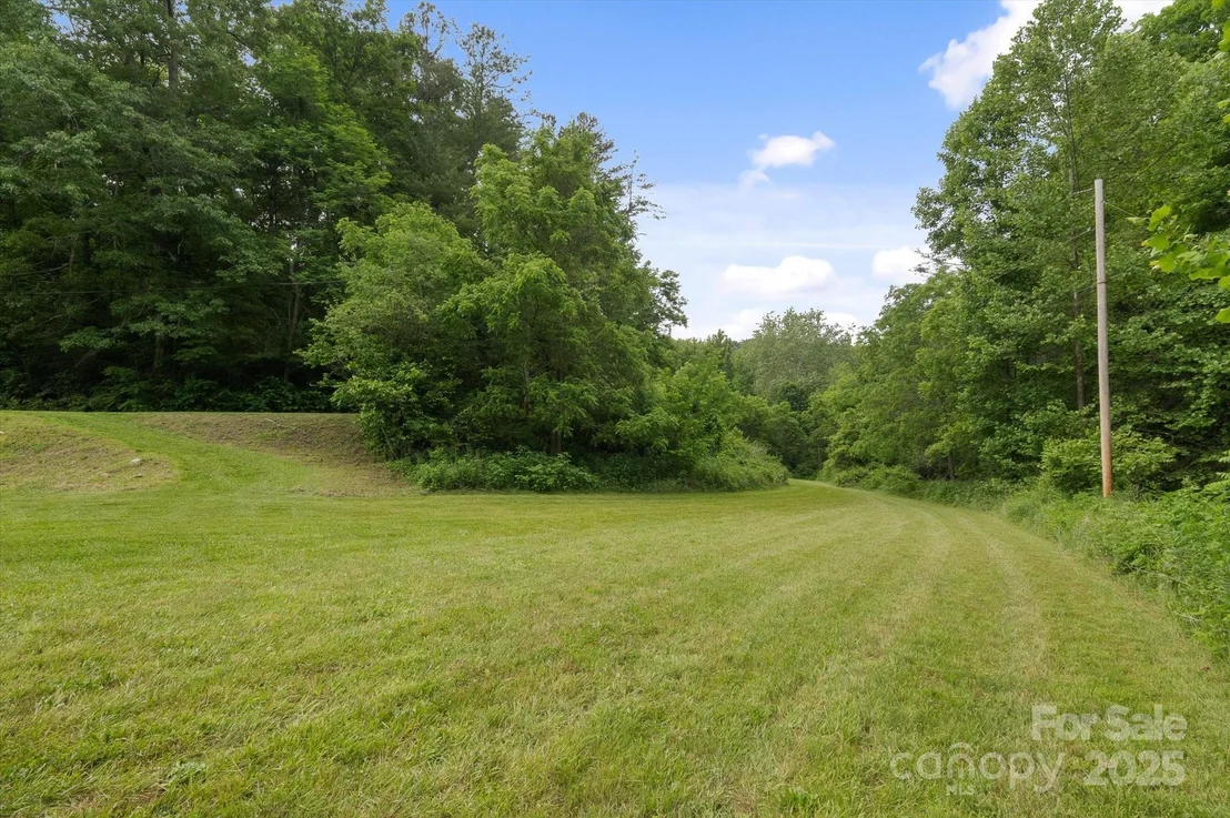 Photo of 942 Paint Fork Road