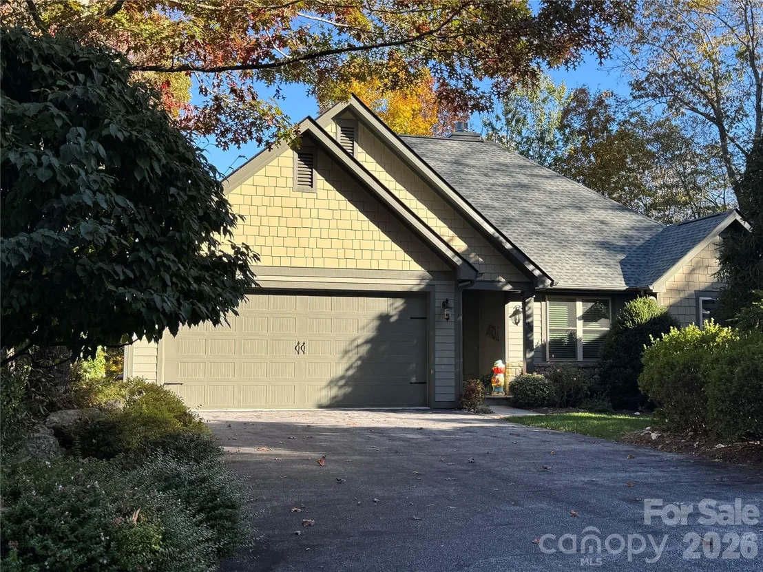 Photo of 894 Dunroy Drive