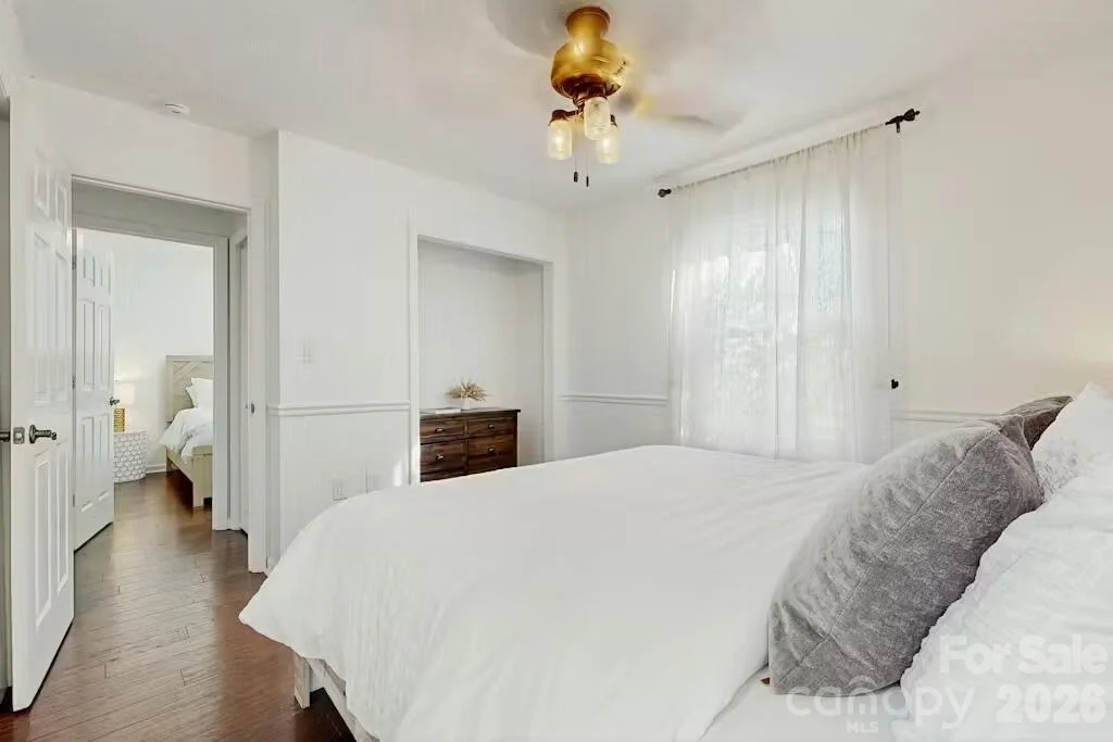 Photo of 121 Oak Terrace