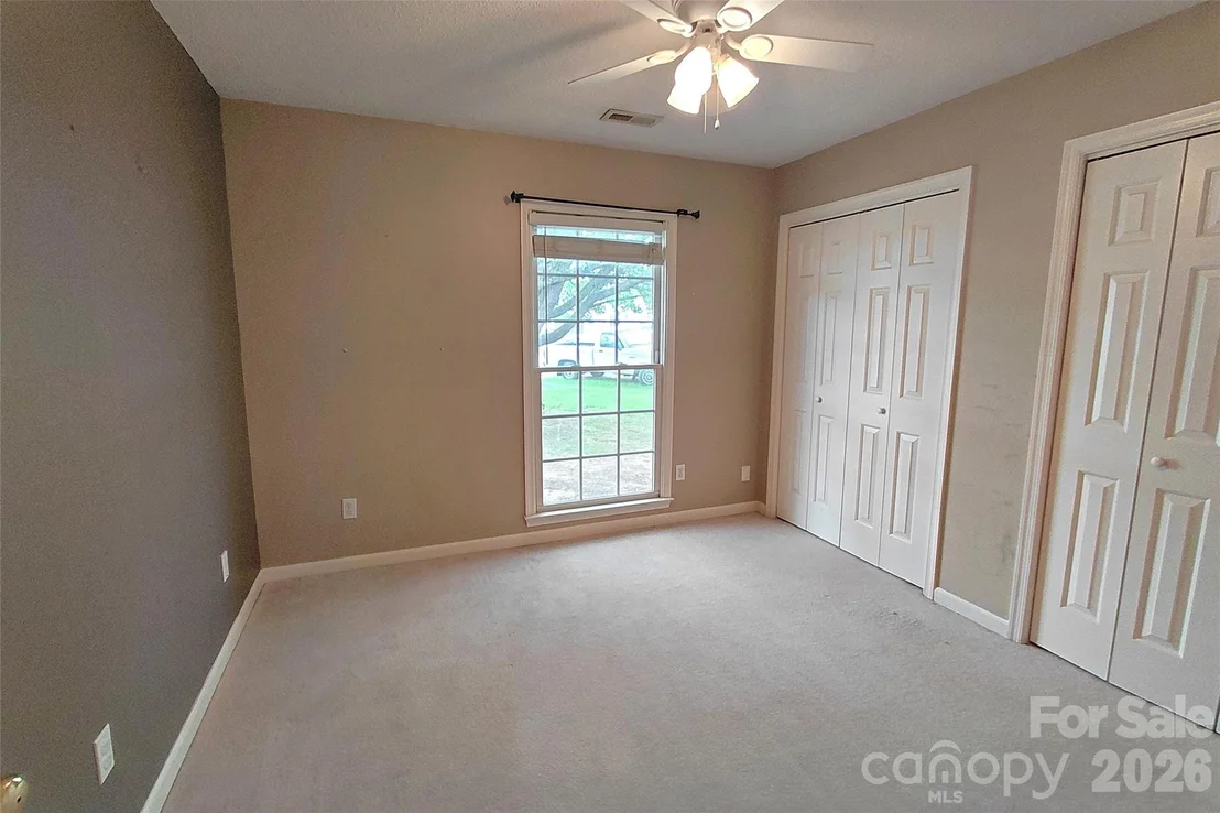 Photo of 1016 Thorncrest Drive