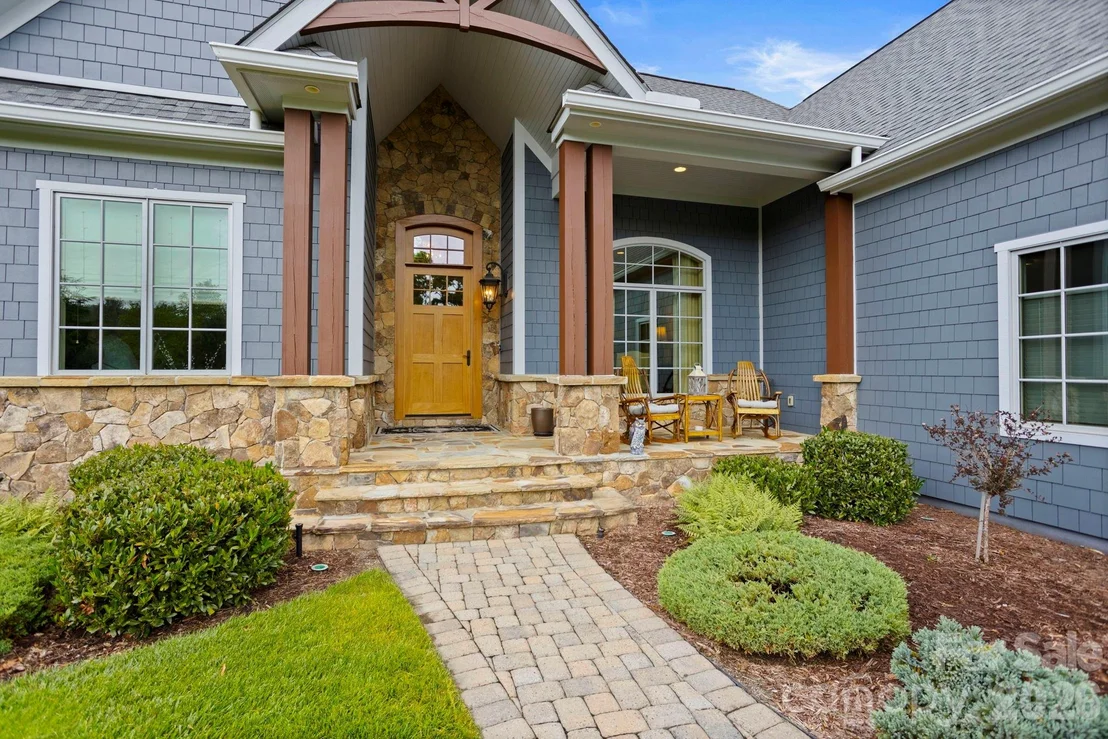 Photo of 390 Shipman Parkway