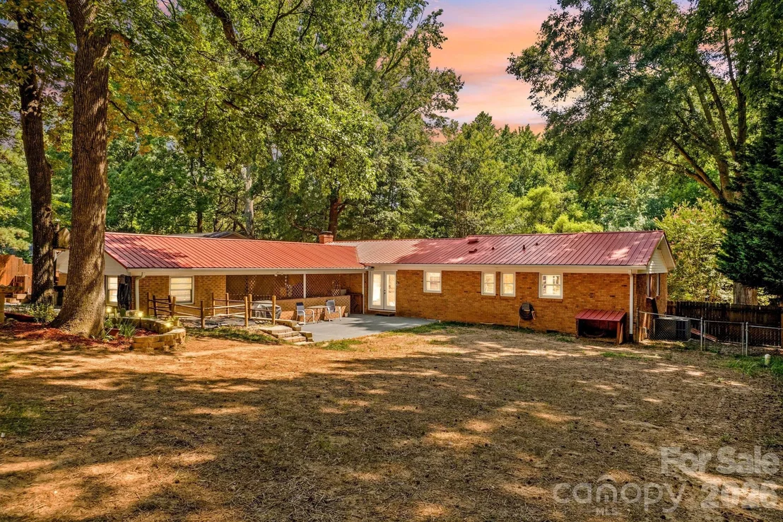 Photo of 320 Miller Drive