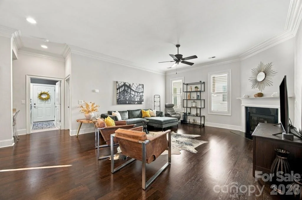 Photo of 720 Loretto Lane