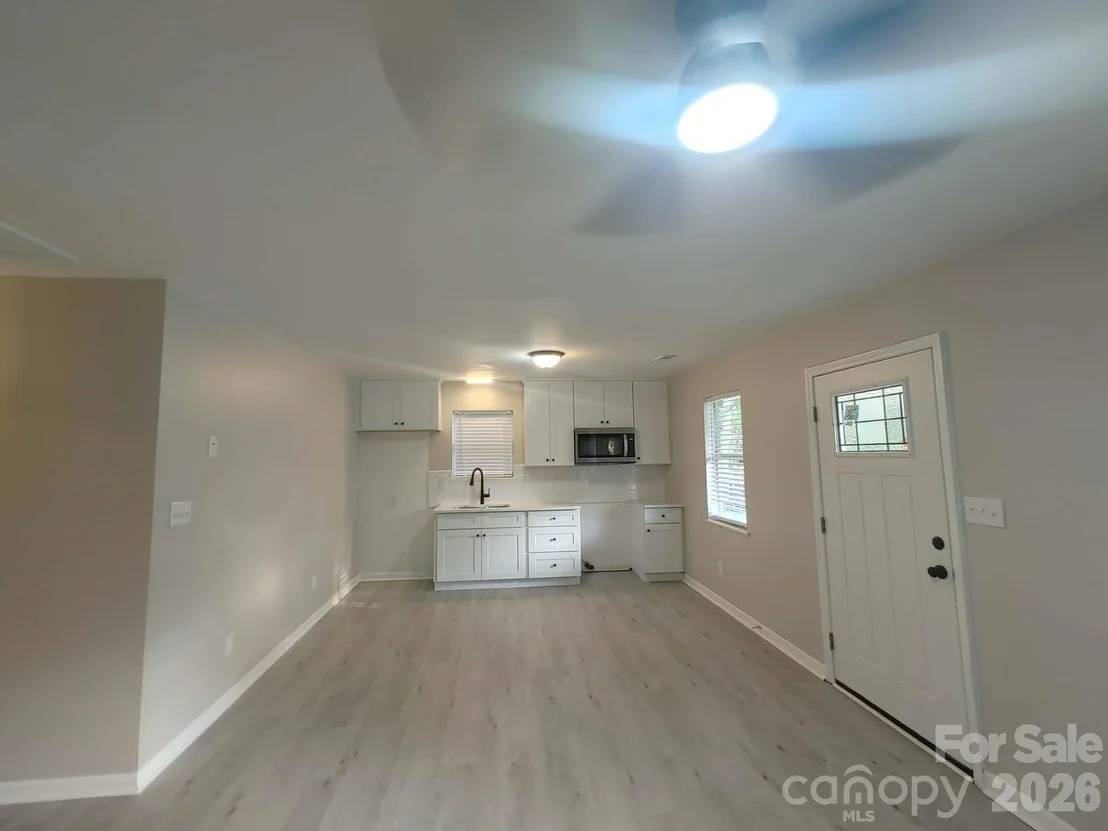 Photo of 702 Harmon Road