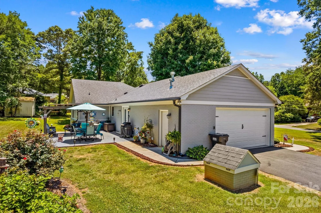 Photo of 465 Bonanza Drive