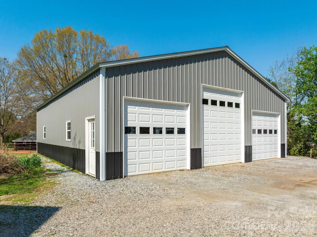 Photo of 1570 Roddy Road