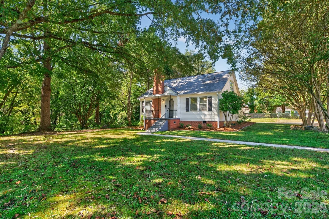 Photo of 1829 3rd Street NE