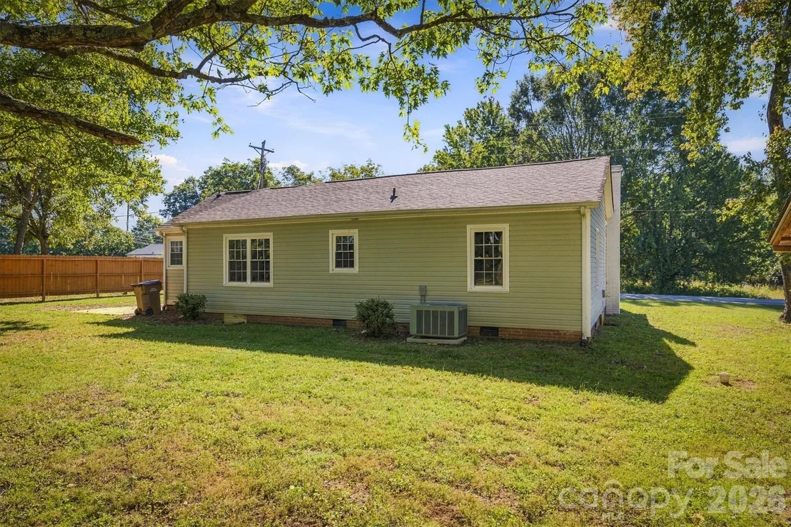 Photo of 2941 Highland Drive