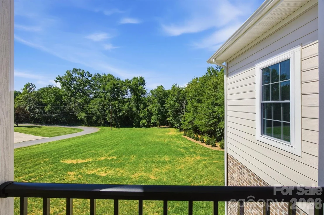 Photo of 107 Meadow View Street