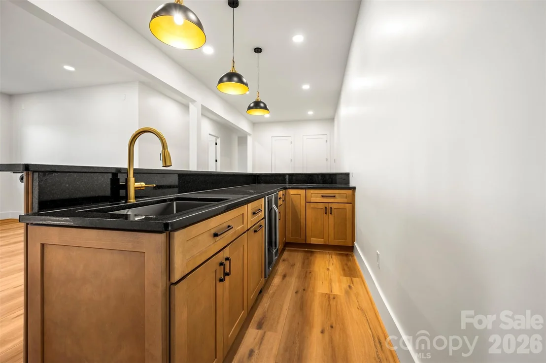 Photo of 438 Mapleton Lane
