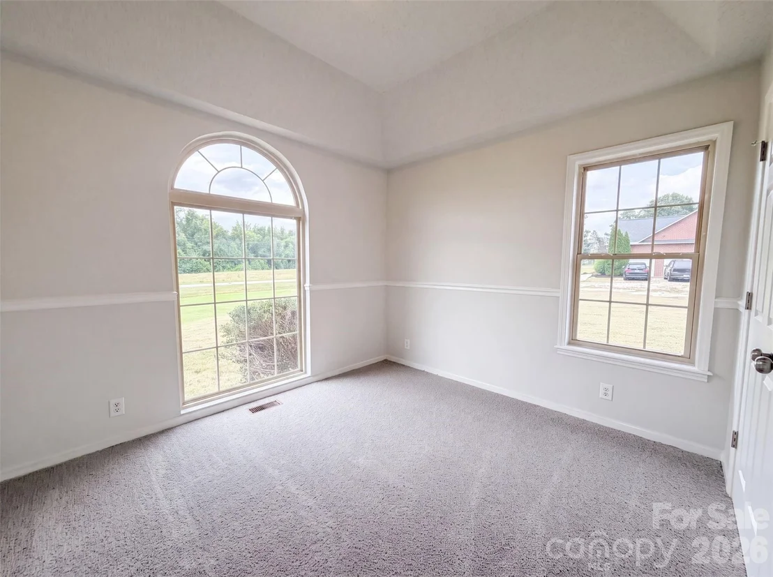 Photo of 972 Darby Road