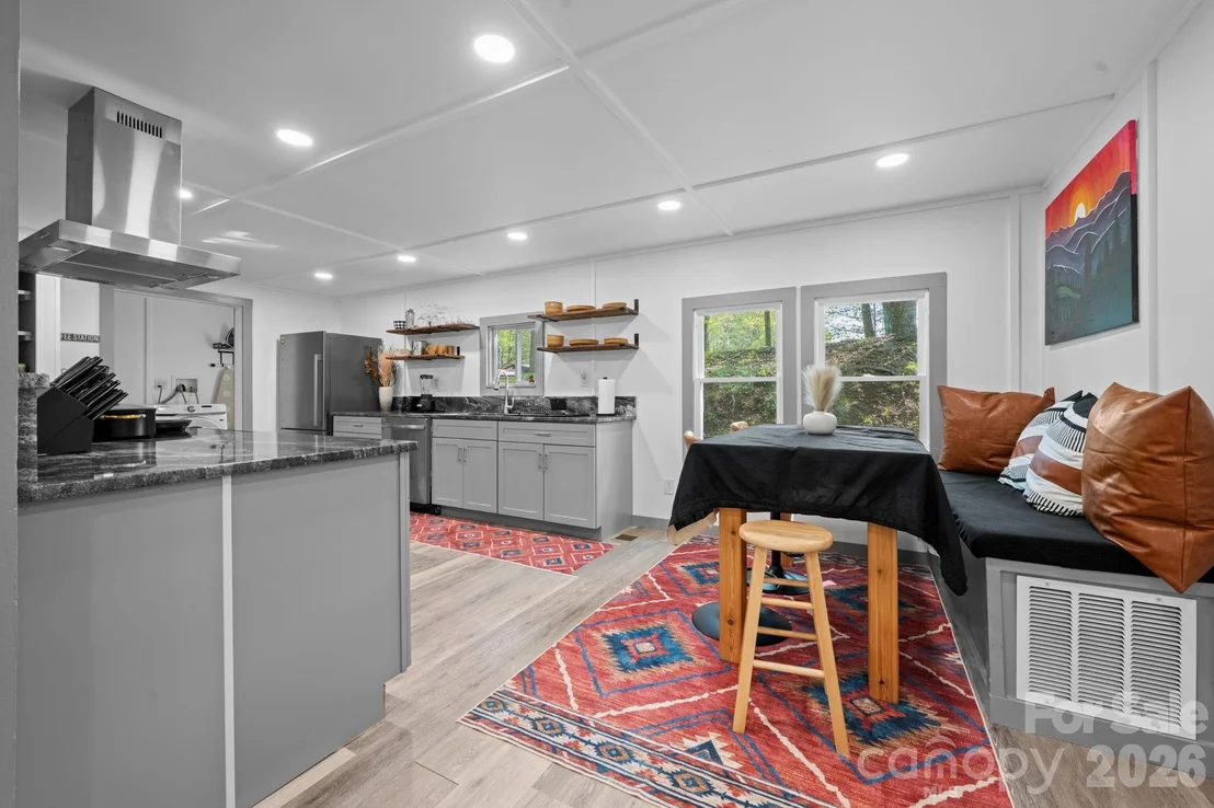 Photo of 1426 Rainbow Trail