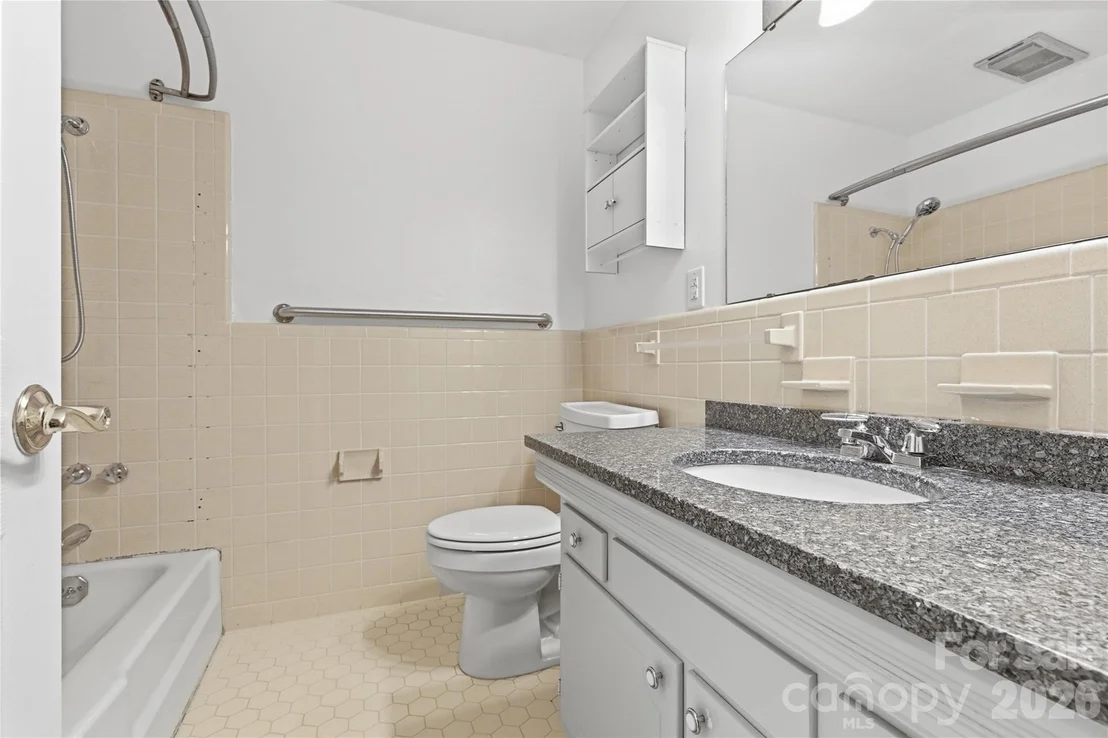 Photo of 123 Castleton Lane