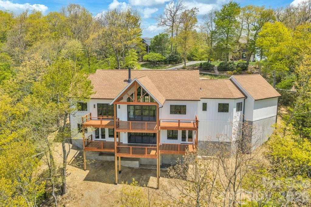 Photo of 380 Greystone Drive