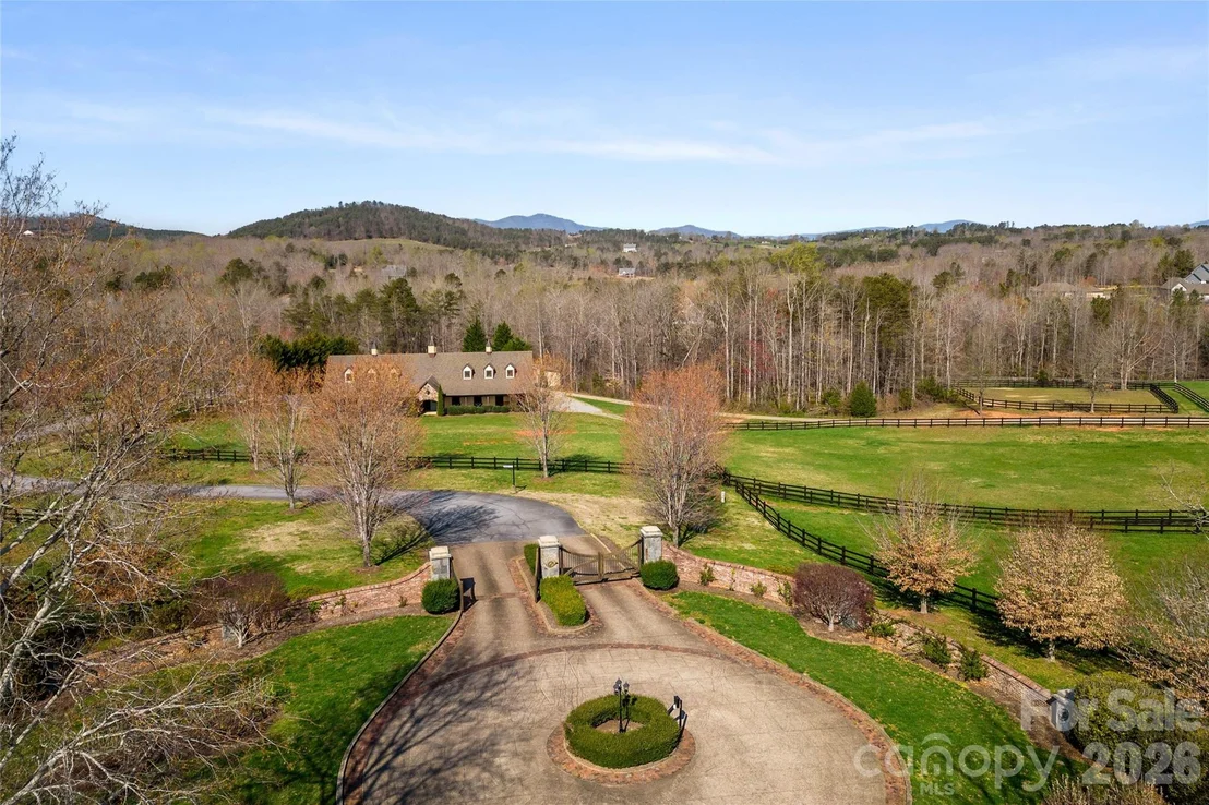 Photo of 490 Mapleton Lane