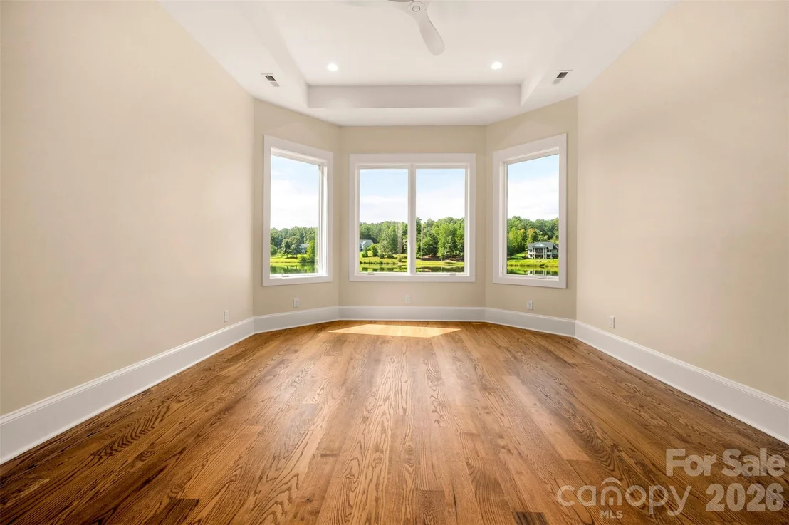 Photo of 978 Mapleton Lane