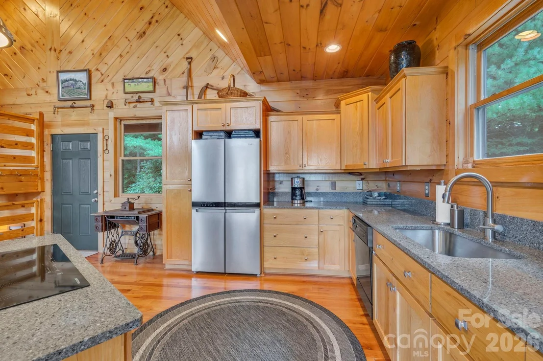 Photo of 4880 Nightingale Lane