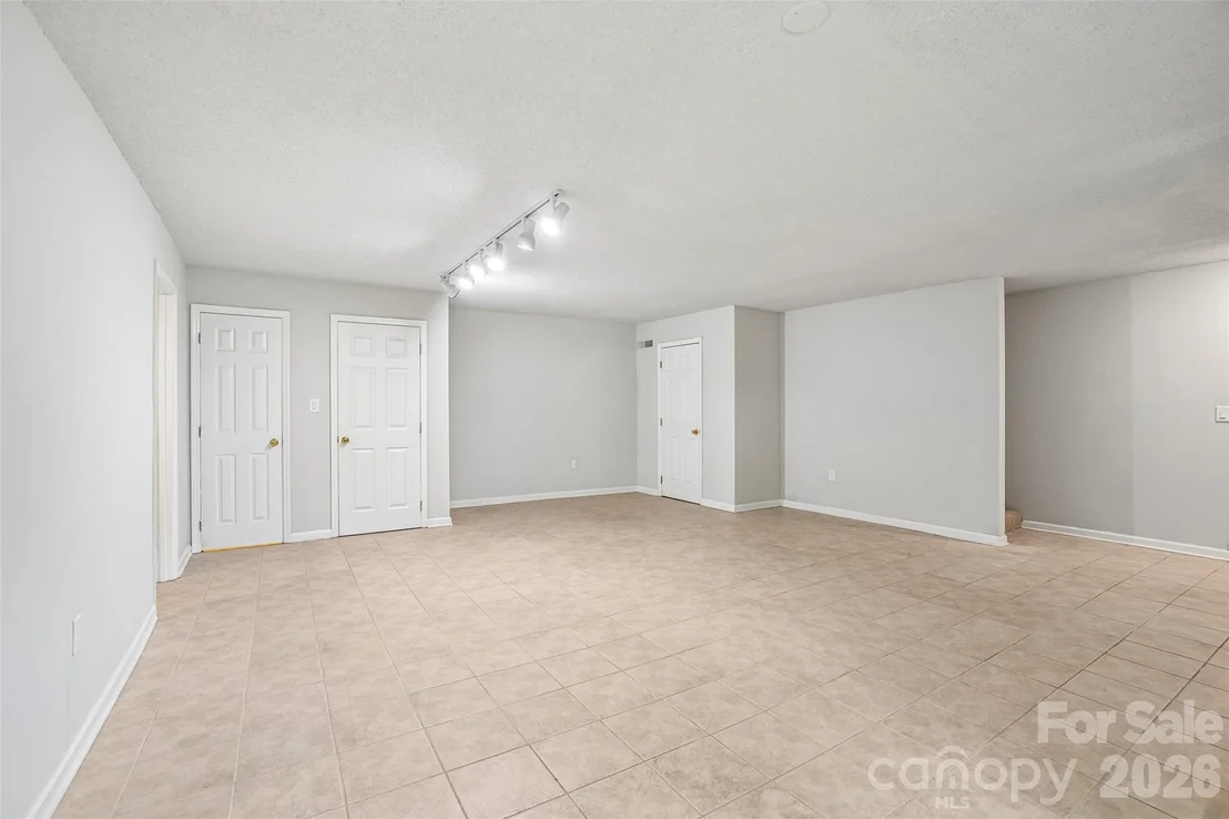 Photo of 19 Jupiter Heights
