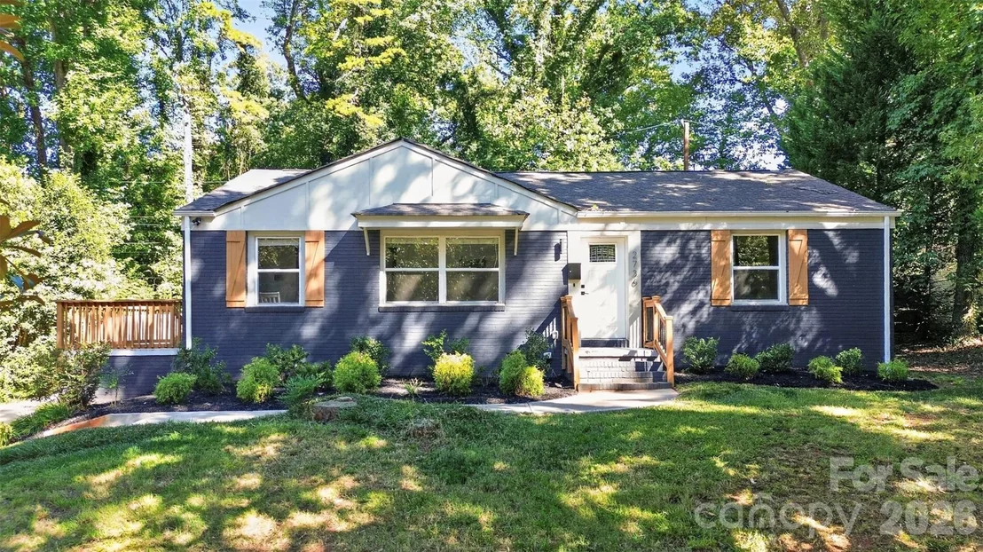 Photo of 2736 Royston Road