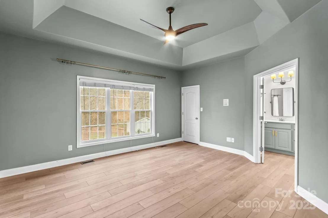 Photo of 415 Autumnlight Drive