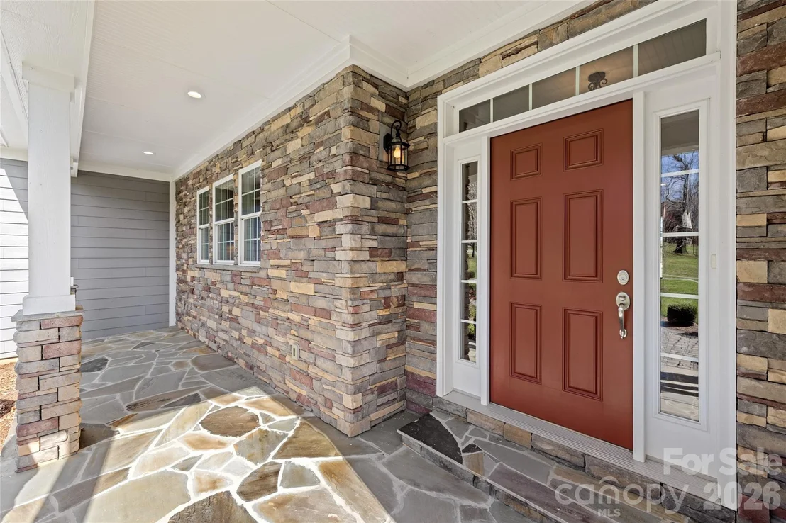 Photo of 490 Mapleton Lane