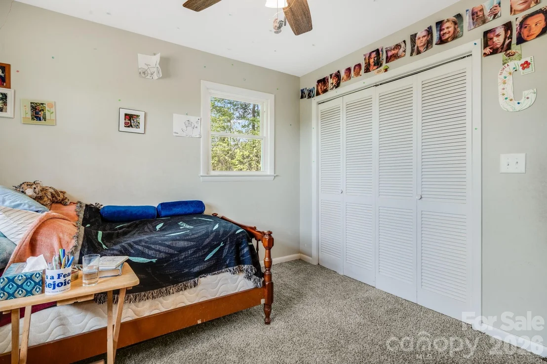 Photo of 1737 Whitesides Road