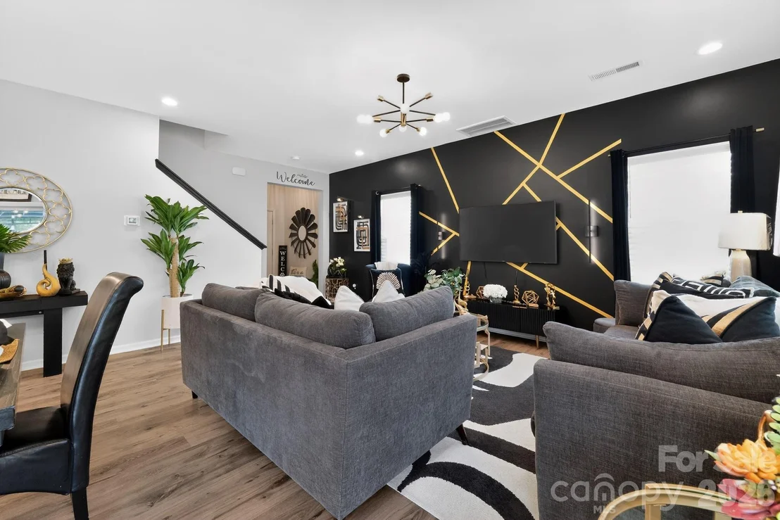Photo of 1101 Freeman View Drive