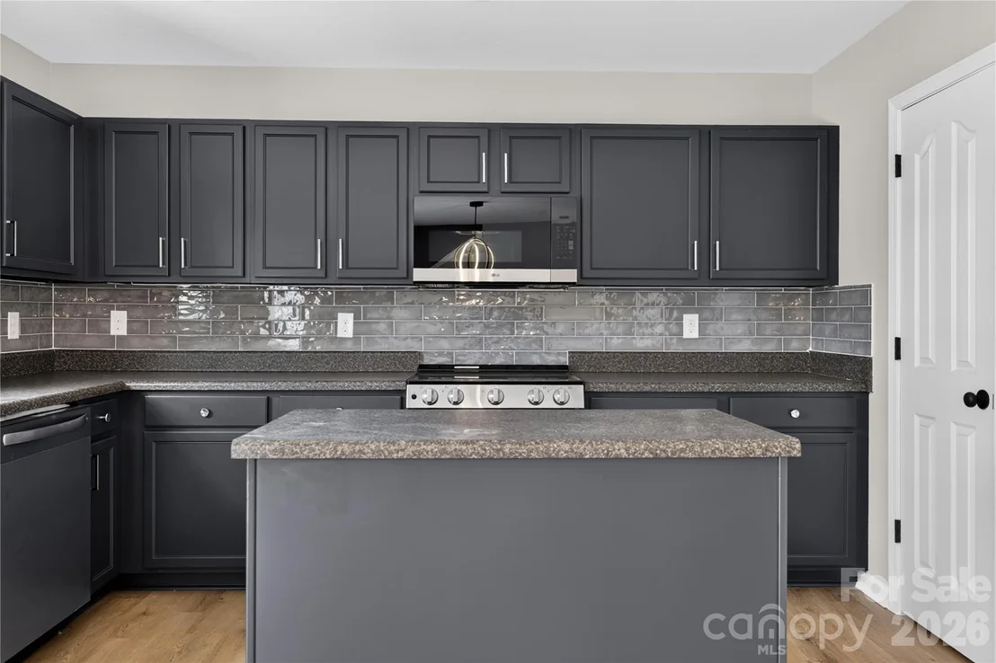 Photo of 6029 Waterloo Drive