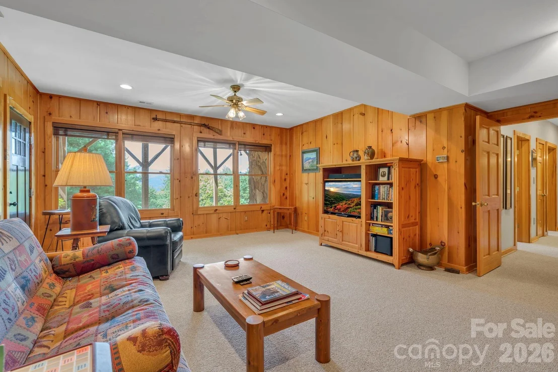 Photo of 4880 Nightingale Lane