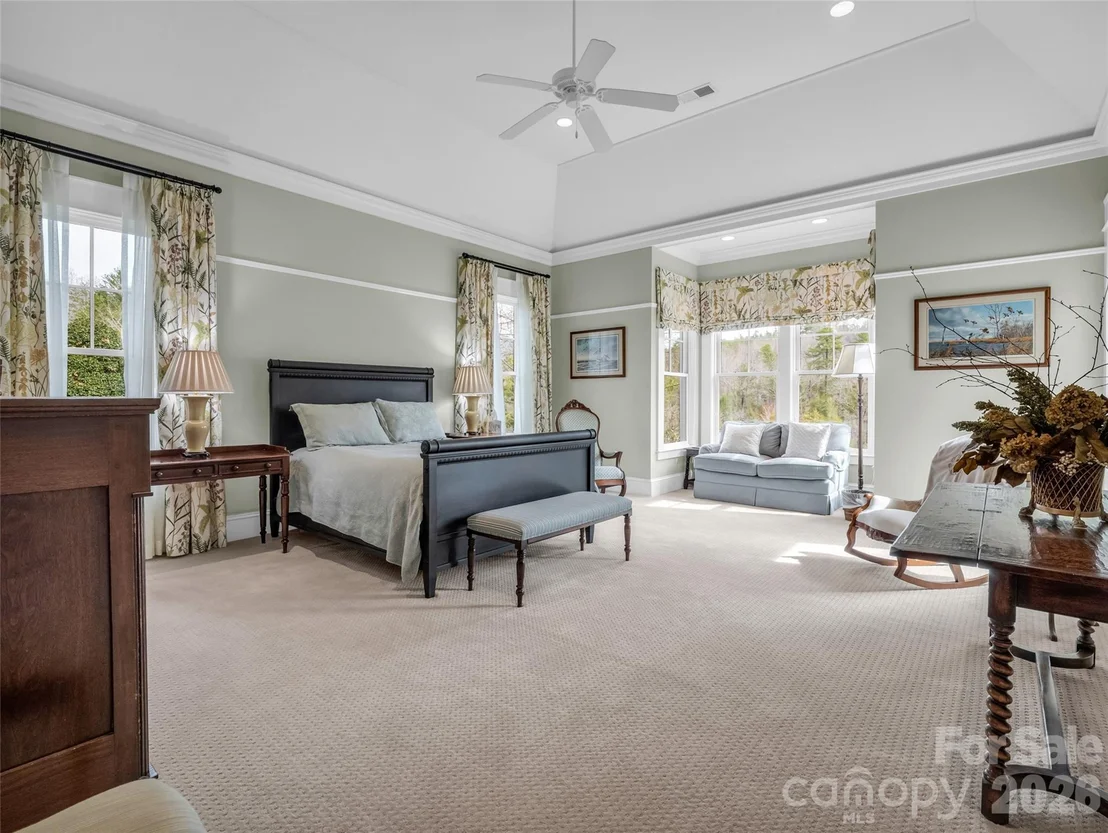 Photo of 565 Chestertown Drive
