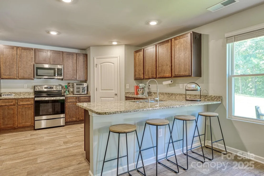 Photo of 1281 Twin Bridge Road