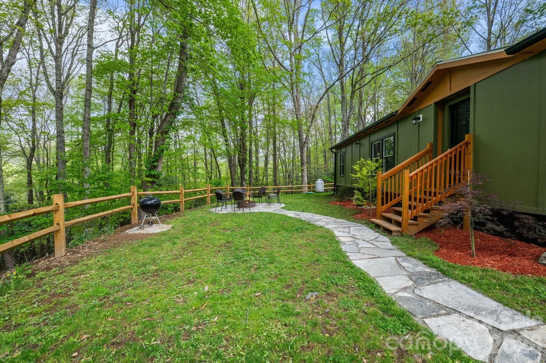 Photo of 1426 Rainbow Trail