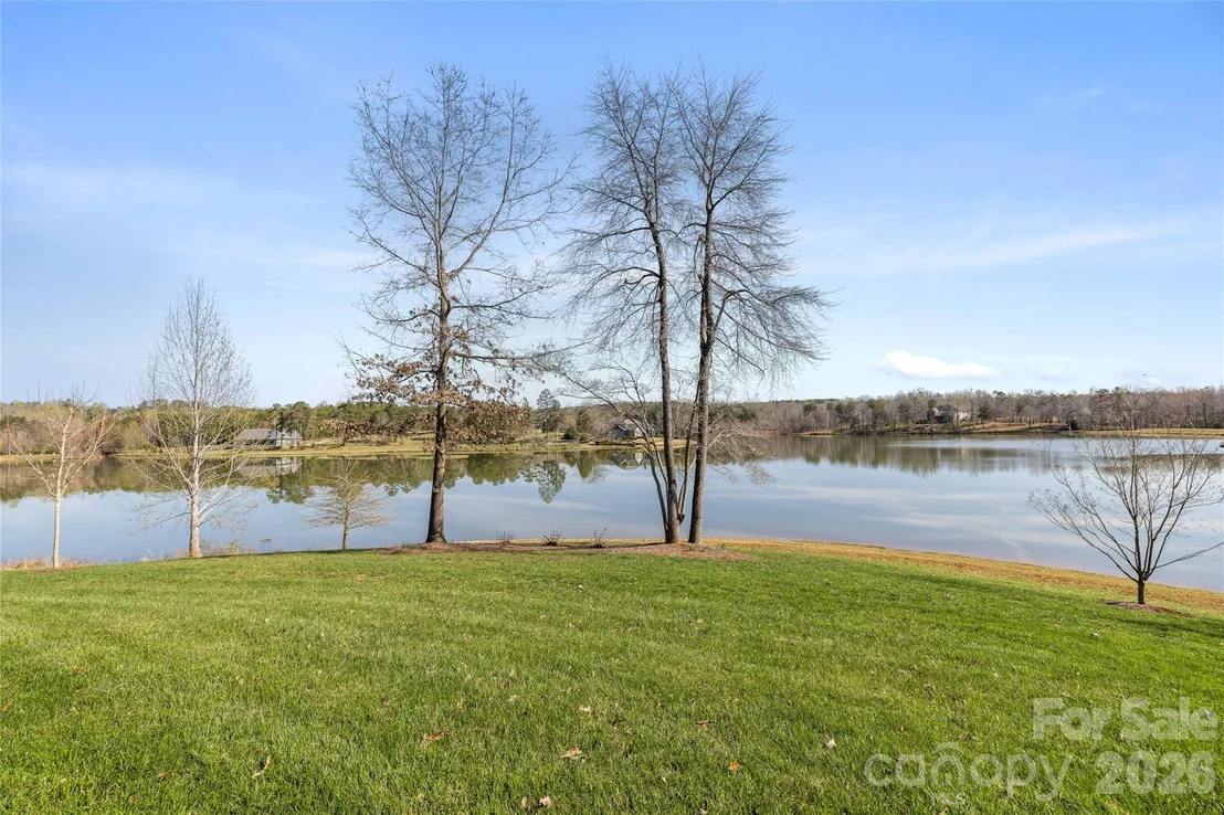 Photo of 490 Mapleton Lane