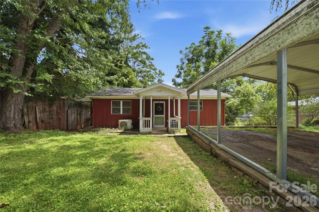 Photo of 307 Beverly Avenue