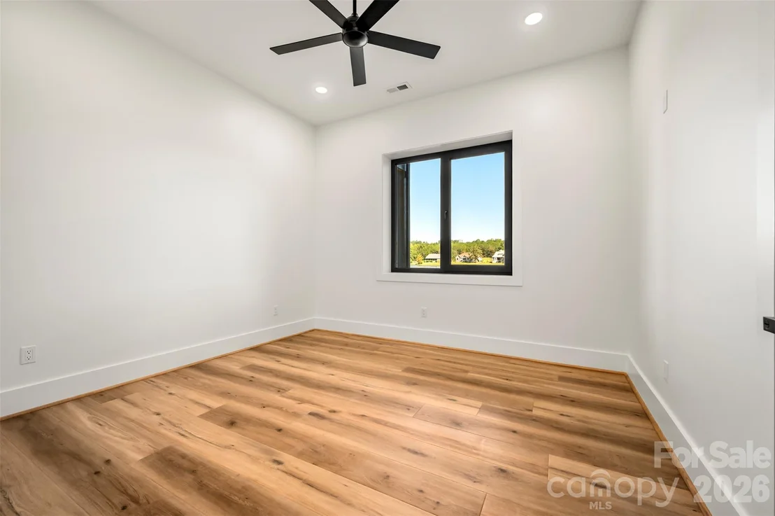 Photo of 438 Mapleton Lane