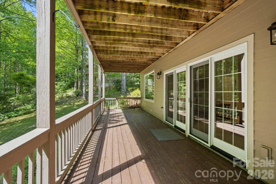Photo of 547 Pinnacle Peak Lane