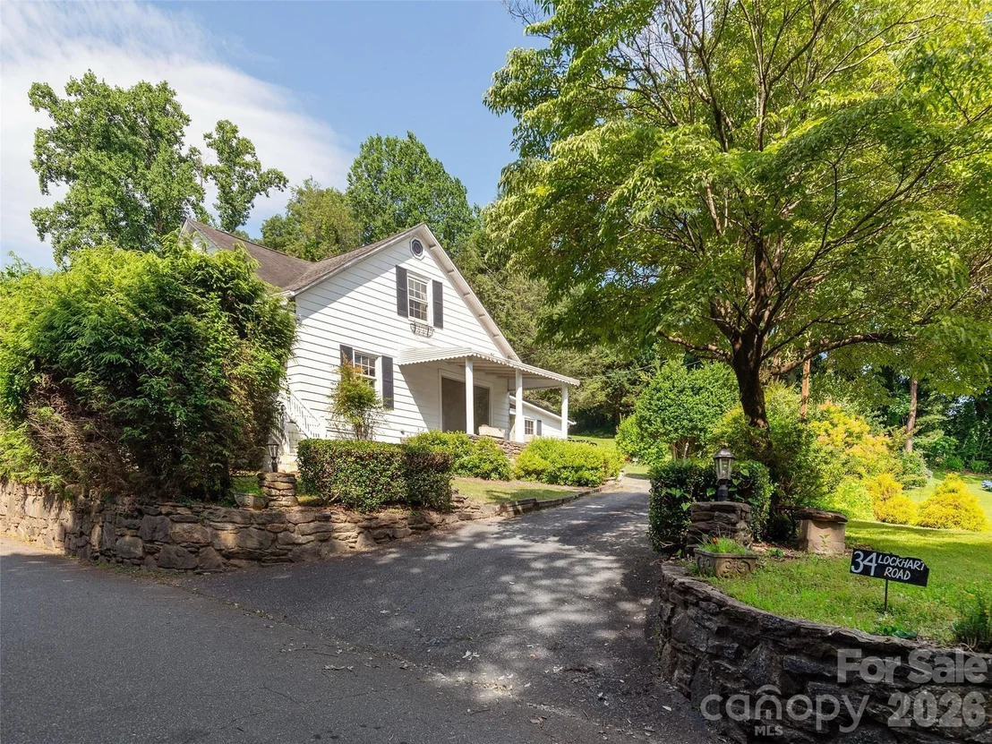 Photo of 34 Lockhart Road