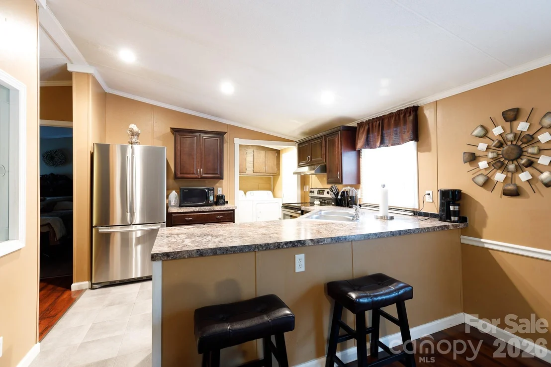 Photo of 652 Sutton Spring Road