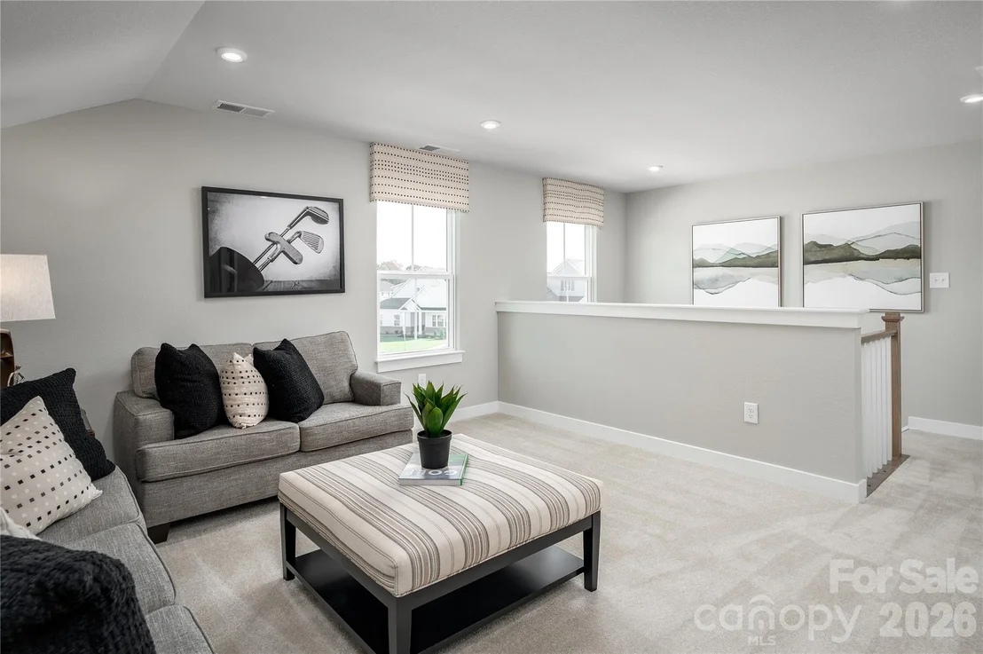 Photo of 925 Heathway Drive